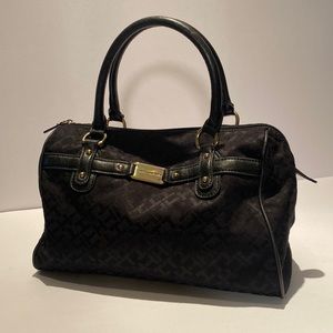 Tommy Hilfiger Black Purse - barely been used